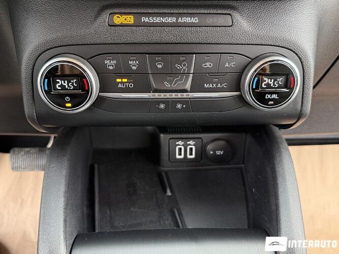 Ford Kuga 40 interauto-car