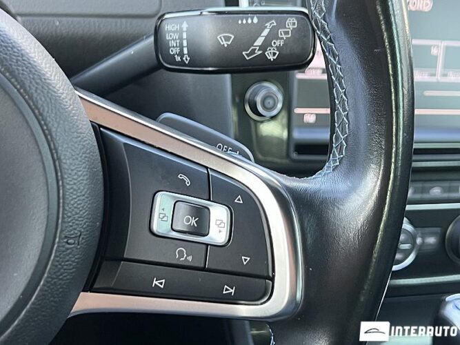 Volkswagen Golf GTE 44 interauto-car