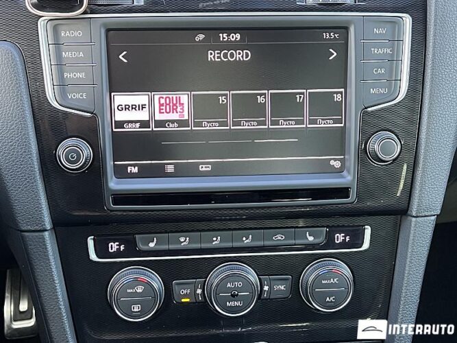 Volkswagen Golf GTE 47 interauto-car