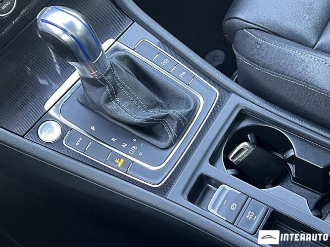 Volkswagen Golf GTE 48 interauto-car