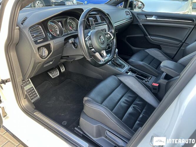 Volkswagen Golf GTE 38 interauto-car