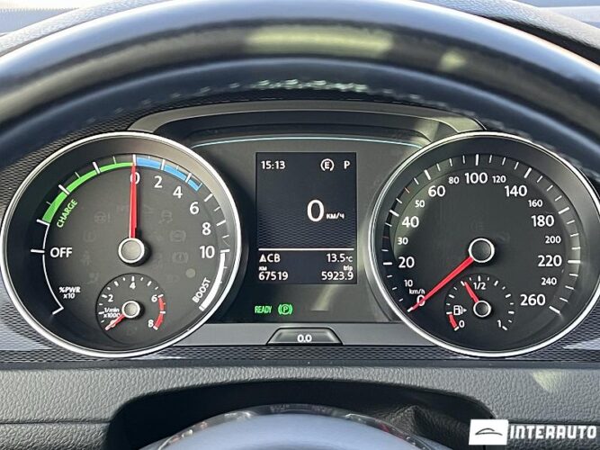 Volkswagen Golf GTE 45 interauto-car