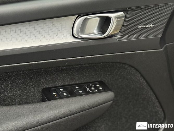 Volvo XC 40 38 interauto-car