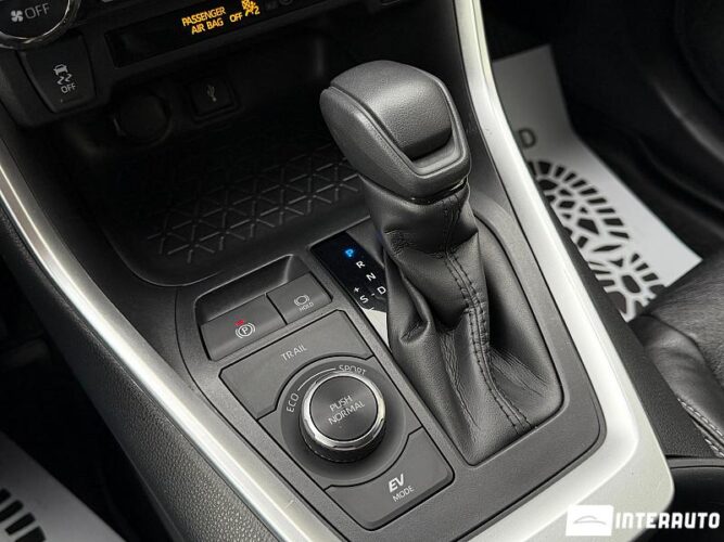 Toyota Rav-4 47 interauto-car