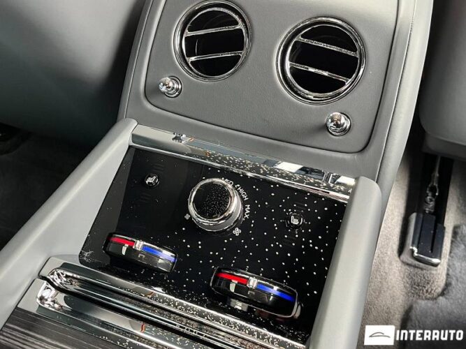 Rolls-Royce Spectre 74 interauto-car