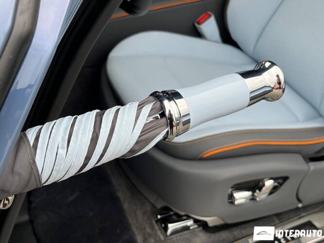 Rolls-Royce Spectre 54 interauto-car