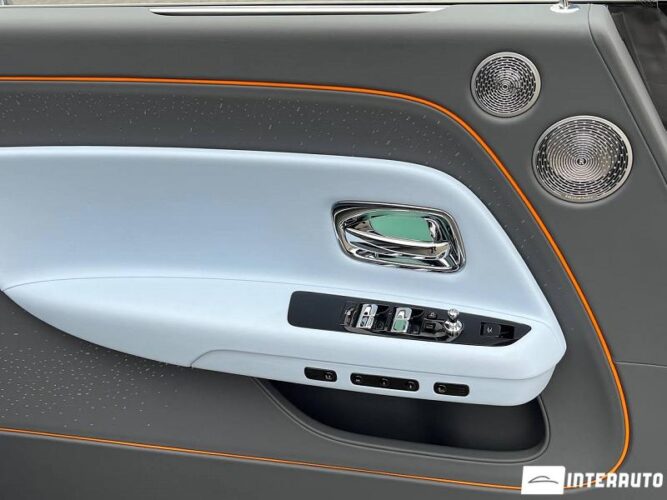 Rolls-Royce Spectre 53 interauto-car