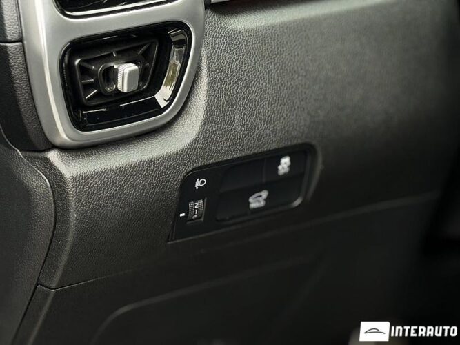 Kia Sorento 50 interauto-car