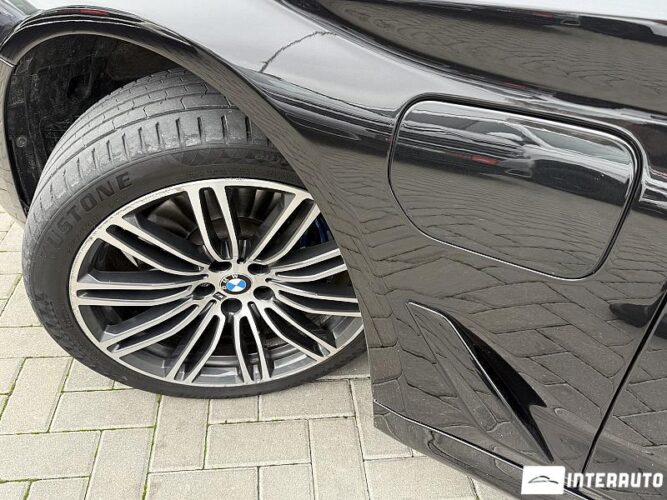 BMW 530e 56 interauto-car