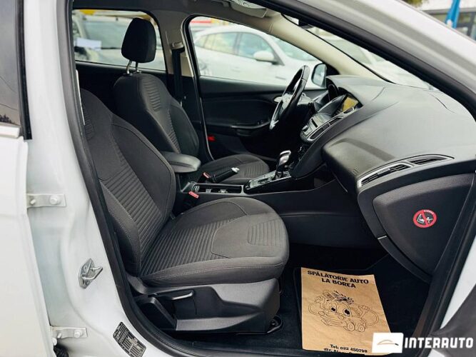 Ford Focus 44 interauto-car