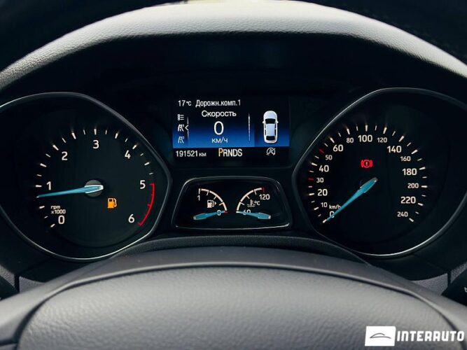 Ford Focus 37 interauto-car