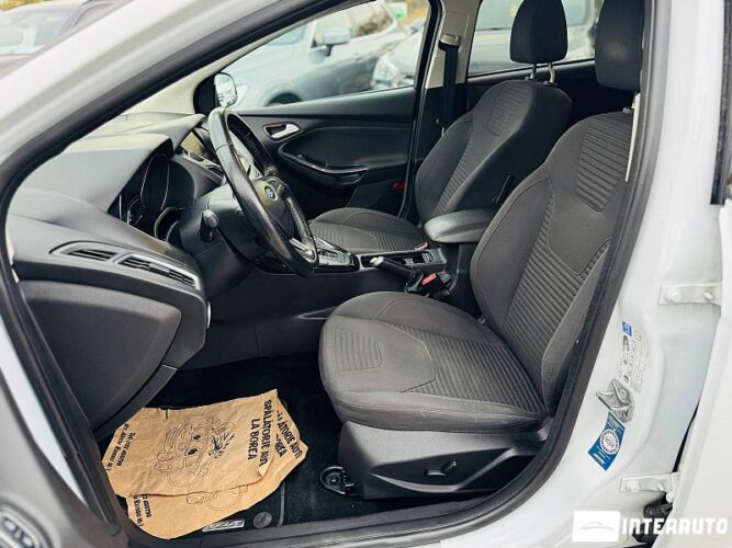 Ford Focus 34 interauto-car