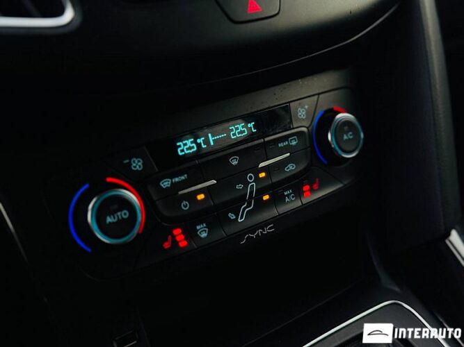 Ford Focus 40 interauto-car