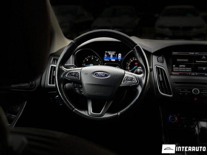 Ford Focus 36 interauto-car