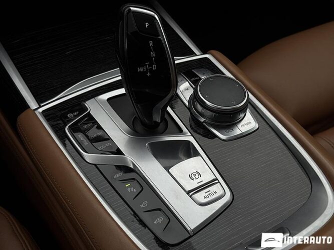 BMW 740e 51 interauto-car