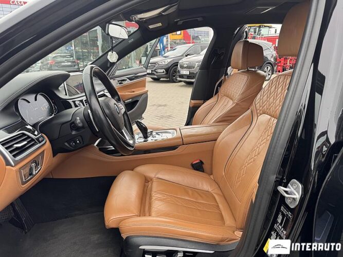 BMW 740e 43 interauto-car