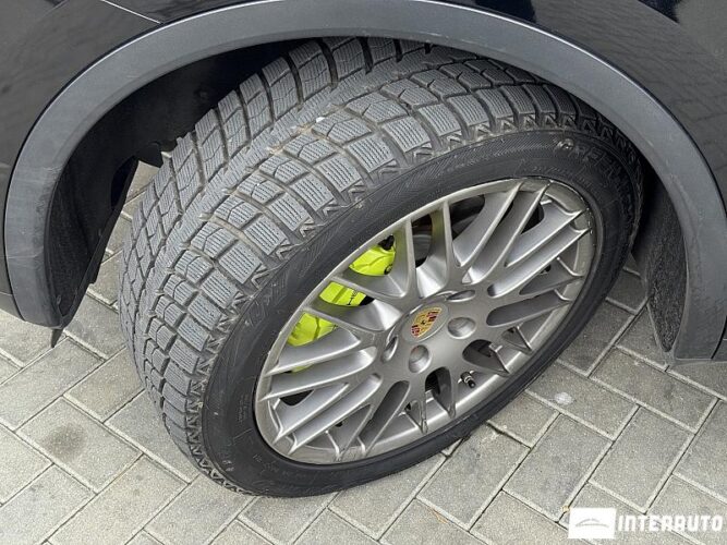 Porsche Cayenne S Hybrid 49 interauto-car