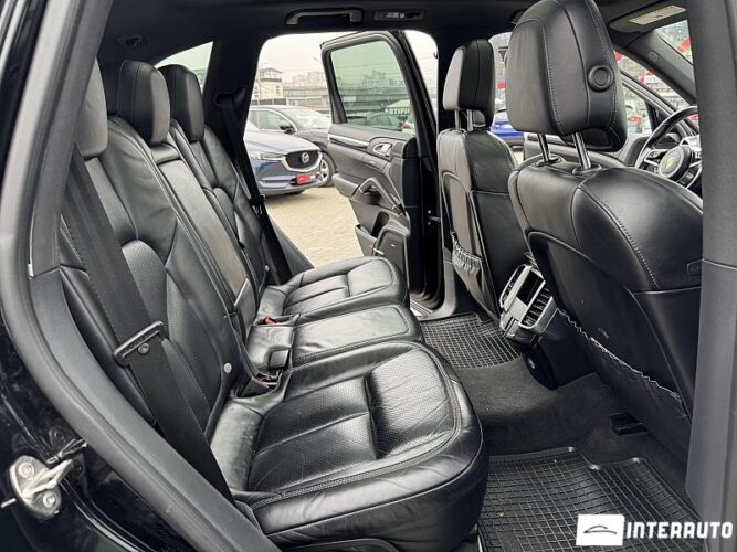 Porsche Cayenne S Hybrid 46 interauto-car