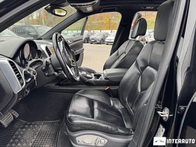 Porsche Cayenne S Hybrid 37 interauto-car