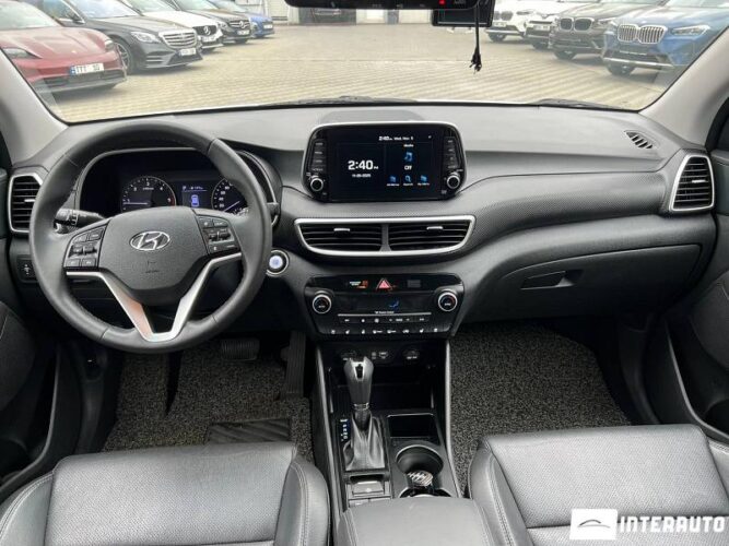 Hyundai Tucson 38 interauto-car