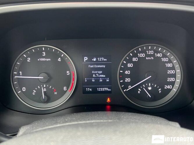 Hyundai Tucson 40 interauto-car