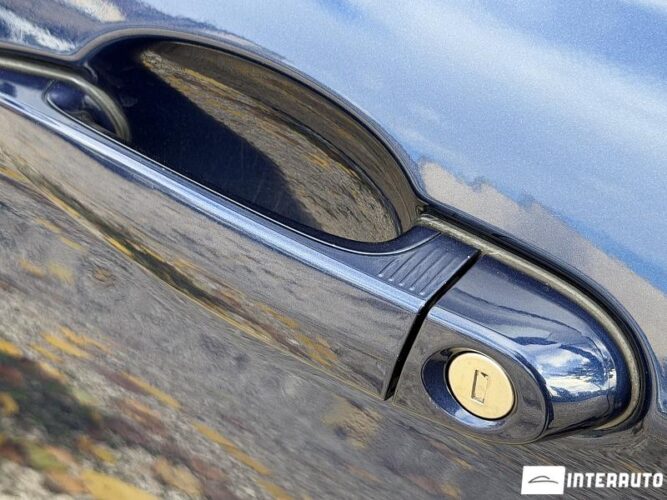 BMW 330 34 interauto-car