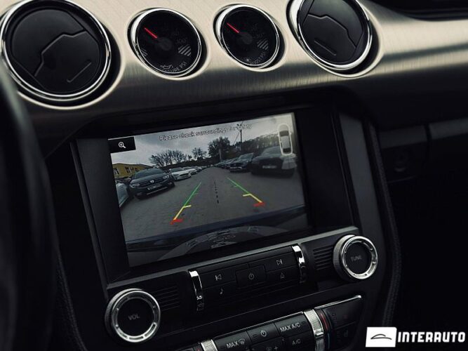 Ford Mustang 41 interauto-car