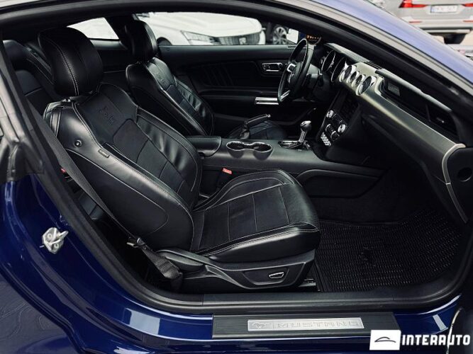 Ford Mustang 45 interauto-car