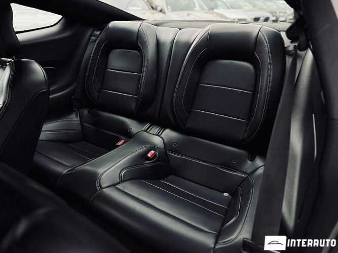 Ford Mustang 44 interauto-car