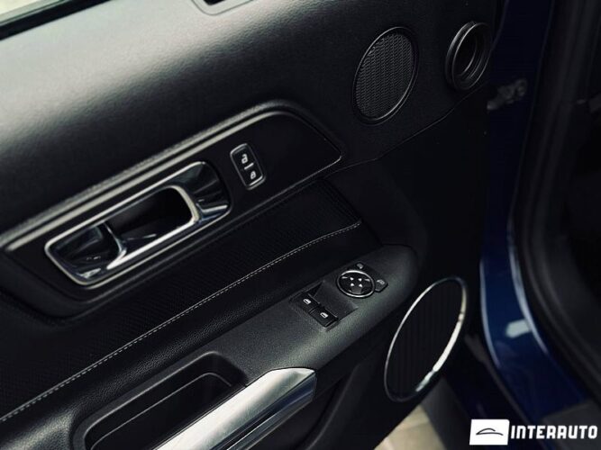 Ford Mustang 48 interauto-car