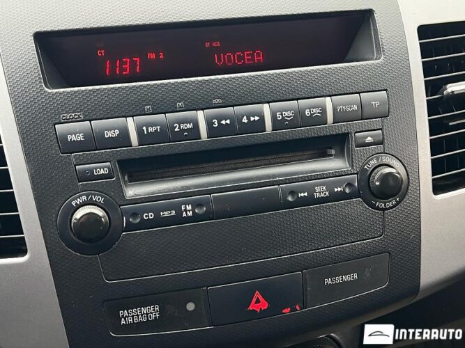 Mitsubishi Outlander XL 41 interauto-car