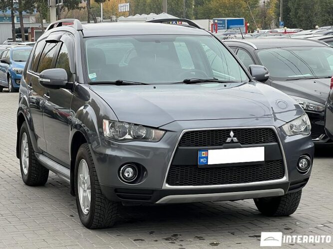 Mitsubishi Outlander XL 32 interauto-car