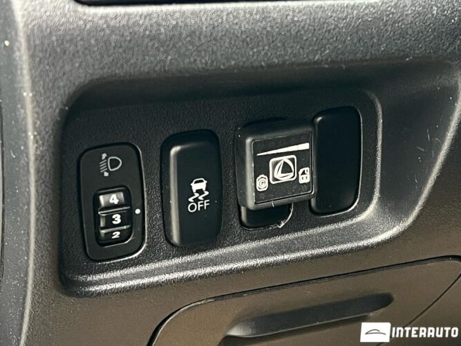 Mitsubishi Outlander XL 36 interauto-car