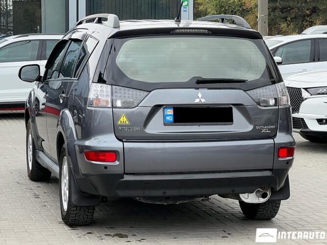 Mitsubishi Outlander XL 33 interauto-car