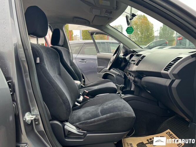 Mitsubishi Outlander XL 45 interauto-car