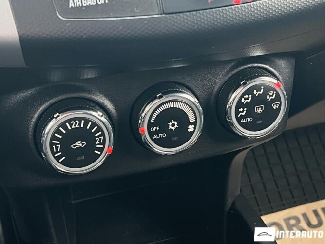 Mitsubishi Outlander XL 42 interauto-car