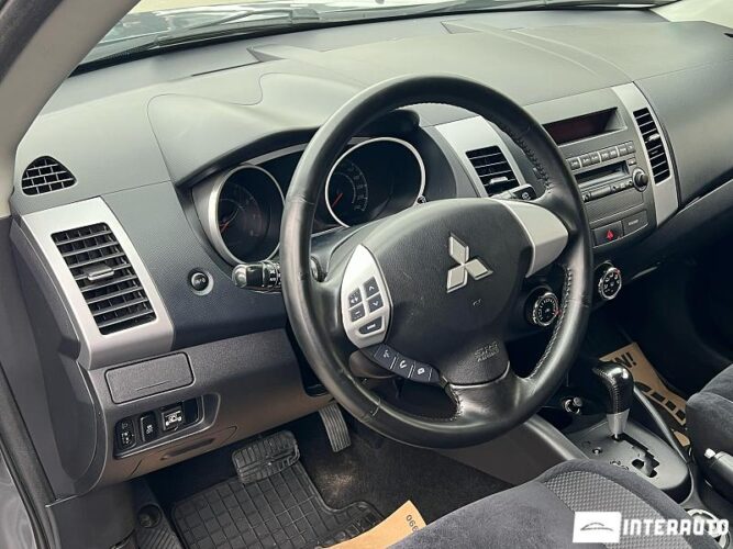 Mitsubishi Outlander XL 37 interauto-car