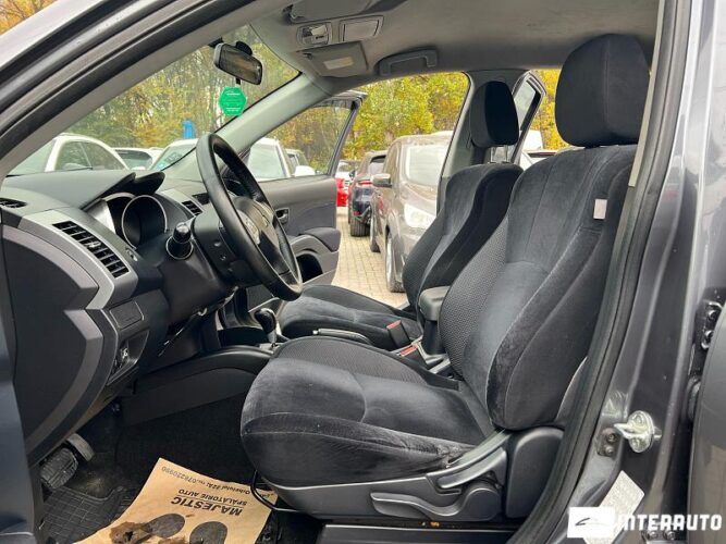 Mitsubishi Outlander XL 34 interauto-car