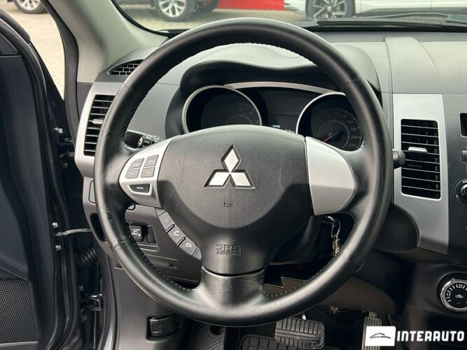 Mitsubishi Outlander XL 39 interauto-car