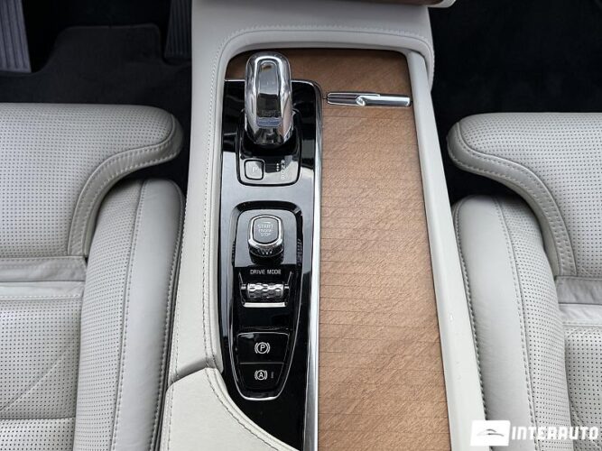 Volvo XC 90 52 interauto-car