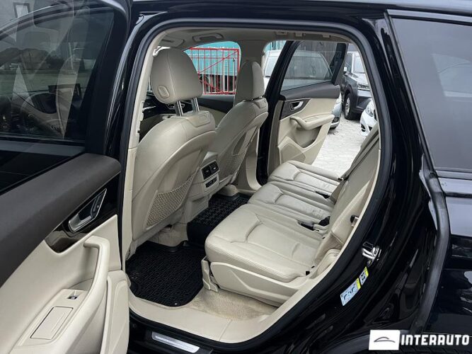 Audi Q7 54 interauto-car