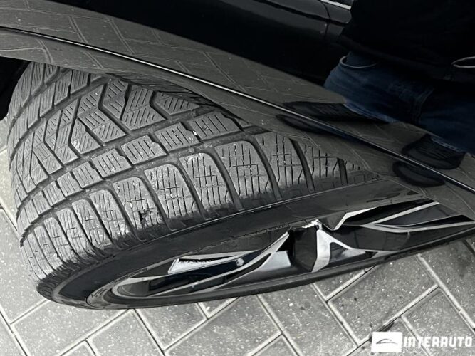 Audi Q7 42 interauto-car