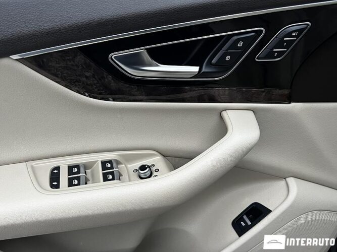 Audi Q7 49 interauto-car