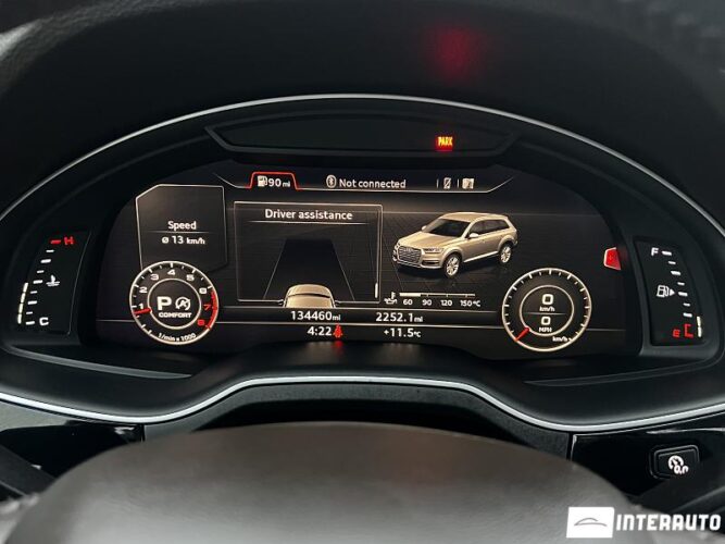 Audi Q7 44 interauto-car