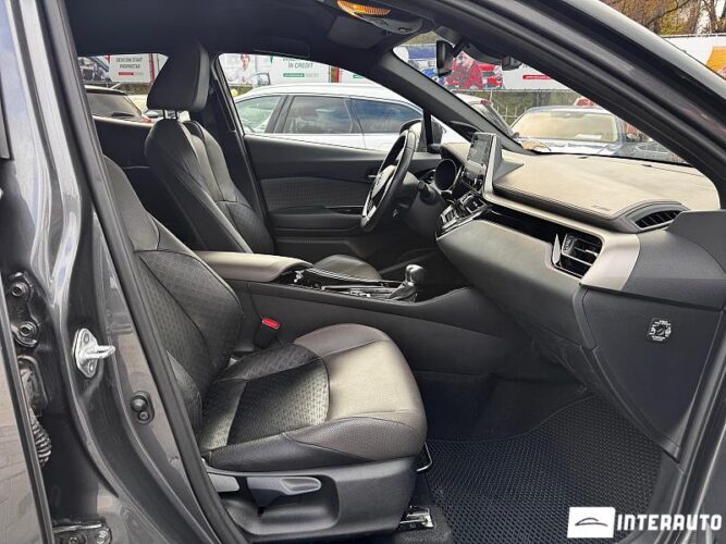 Toyota C-HR 33 interauto-car