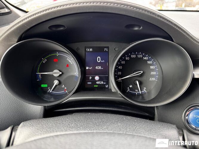 Toyota C-HR 37 interauto-car