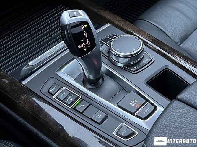 BMW X5 4.0e 48 interauto-car