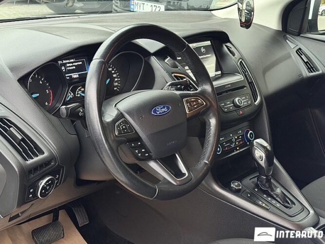 Ford Focus 34 interauto-car