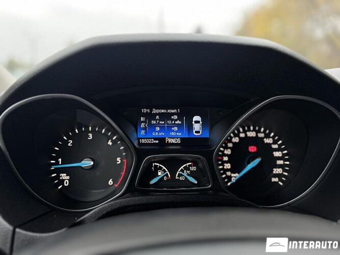 Ford Focus 36 interauto-car