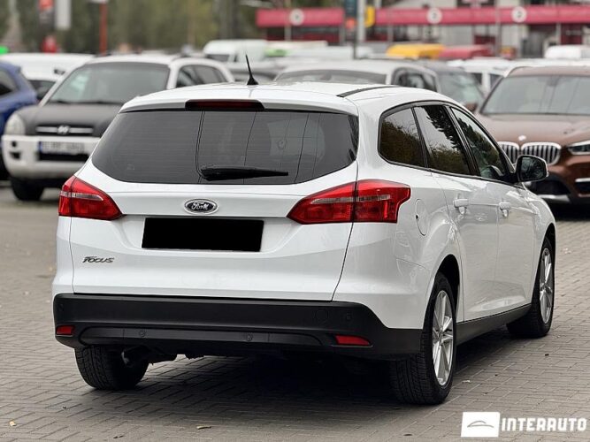 Ford Focus 30 interauto-car